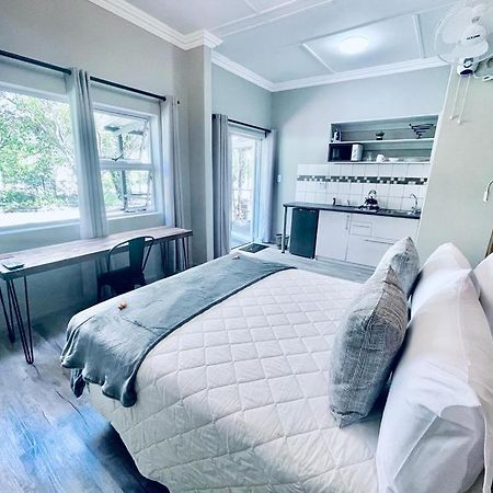 Madeira Bed Hotel Queenstown Bagian luar foto