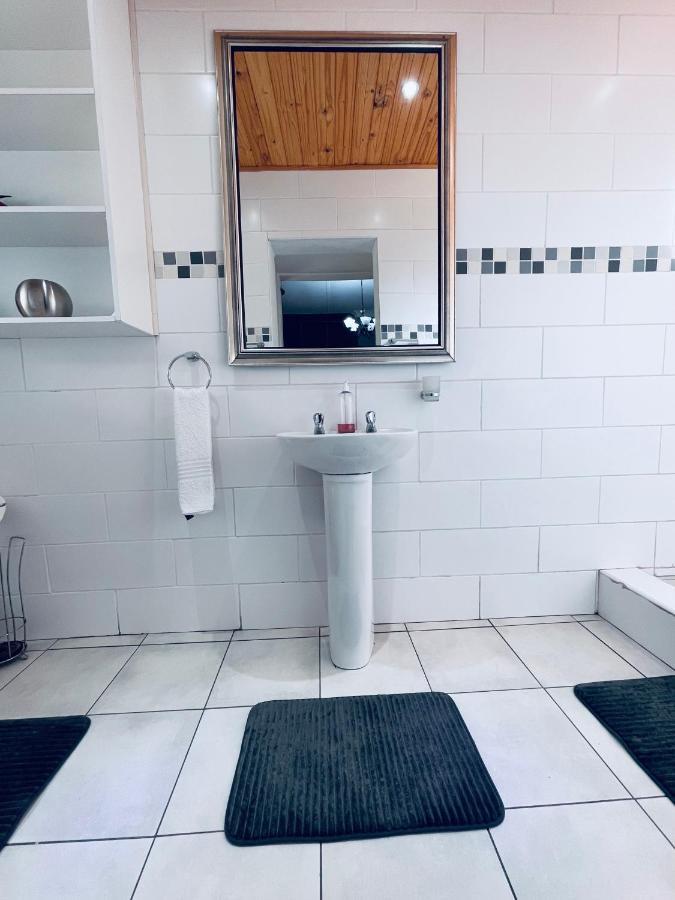 Madeira Bed Hotel Queenstown Bagian luar foto