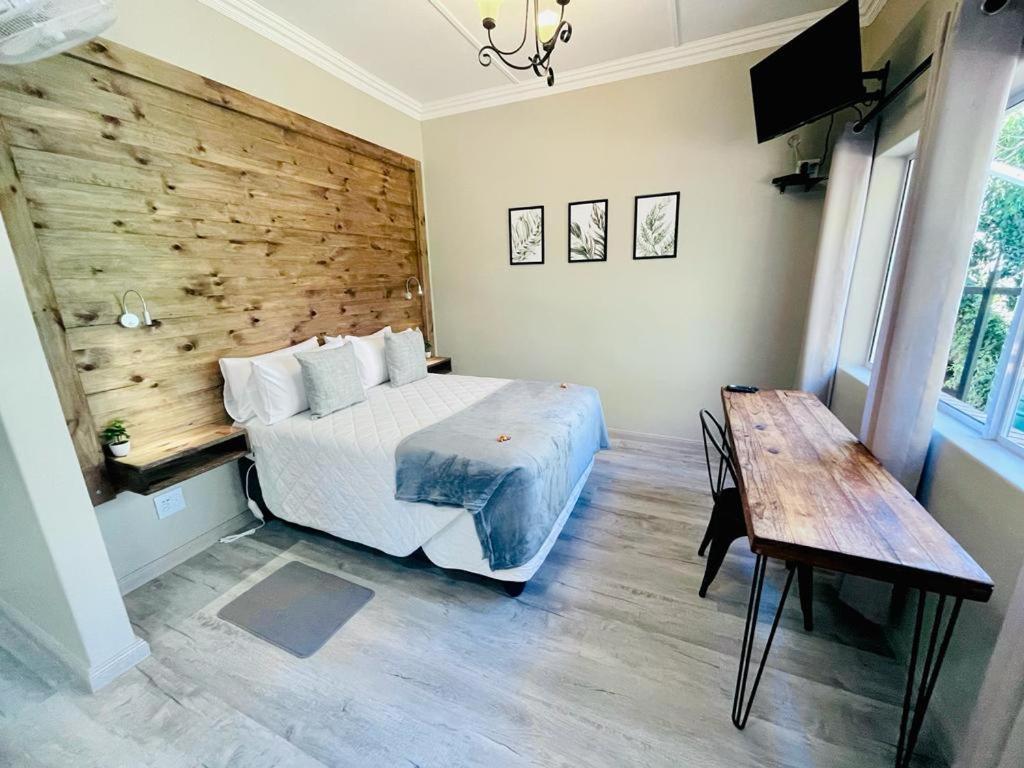 Madeira Bed Hotel Queenstown Bagian luar foto