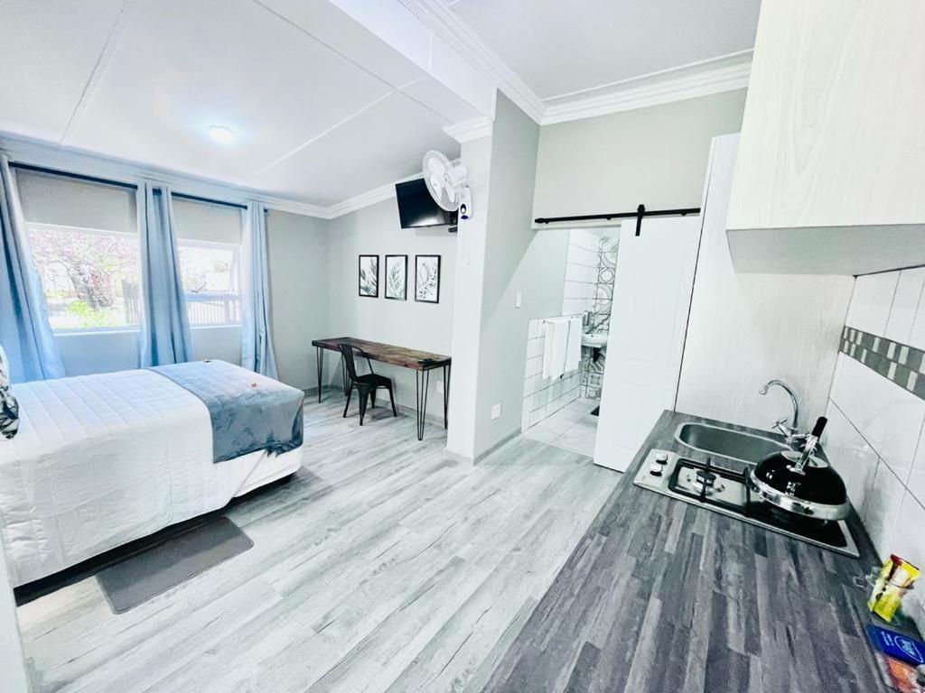 Madeira Bed Hotel Queenstown Bagian luar foto